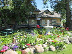 Big Valley CNorR station garden 2017 - Pettypiece